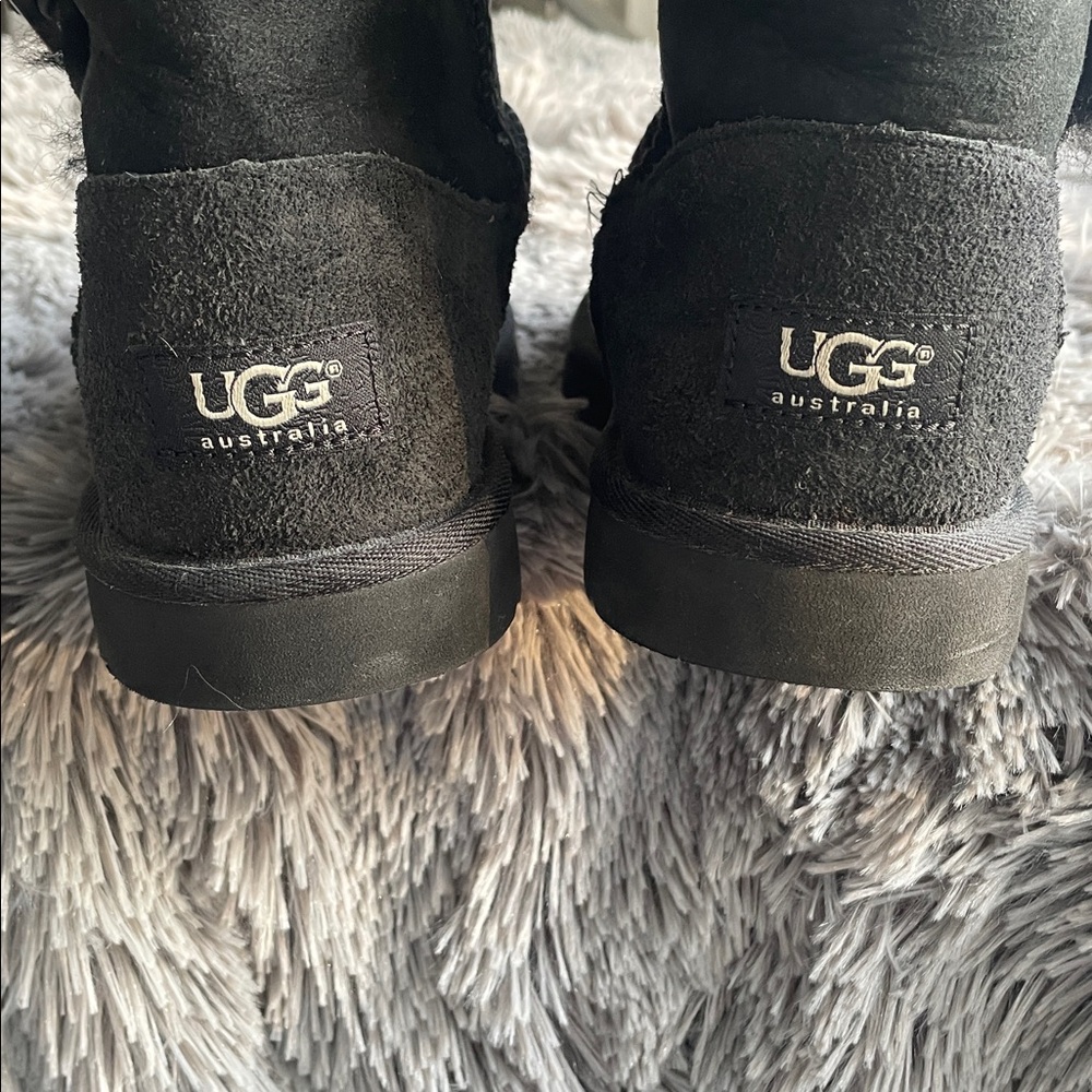 UGG Bailey Button II - Picture 8 of 16